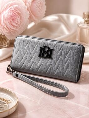 NWT Badgley Mischka Gray Quilted Wallet Wristlet Clutch Phone Holder BM Logo